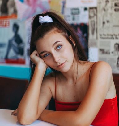 Emma Chamberlain biography