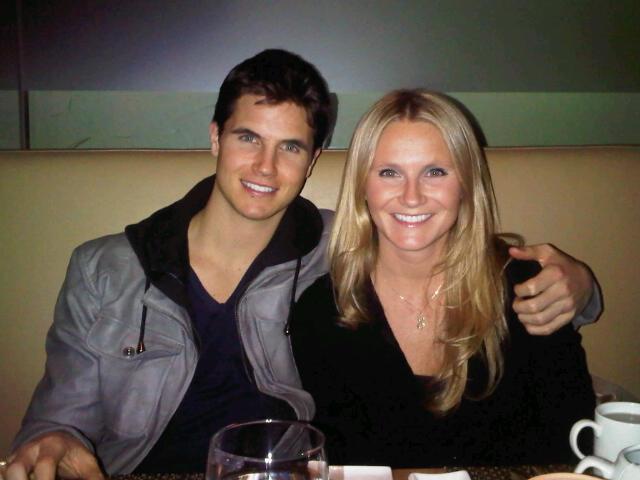 Jamie Burke sister Robbie Amell