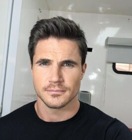 Robbie Amell