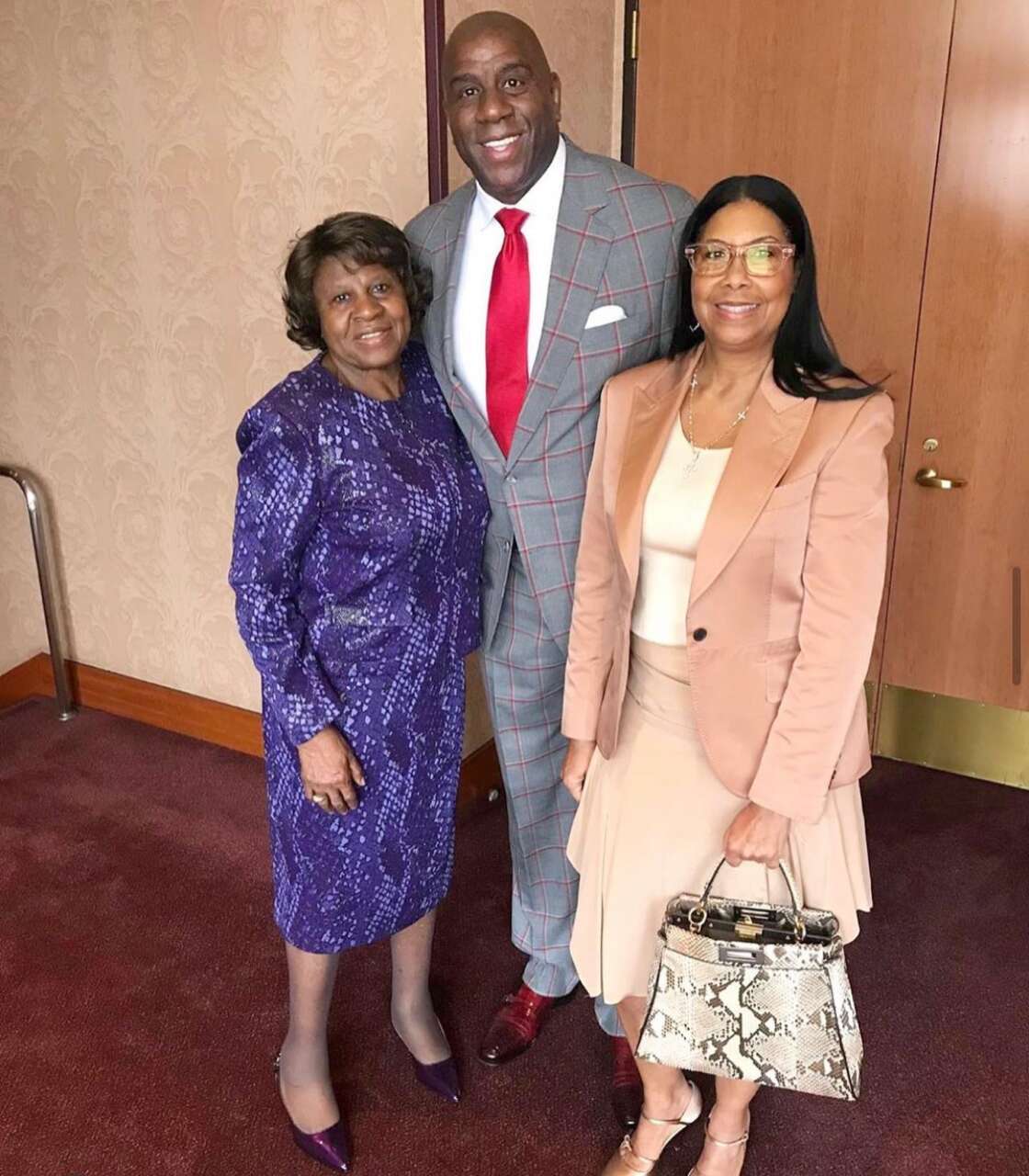 Magic Johnson mother